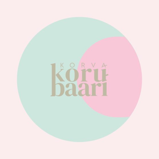 Tyypit Korvakorubaari on korvispaja, jossa suunnittelet lempikorvikset ihan itse! Korvakorubaarissa ei tarvita kokemusta tai sen kummempaa osaamista - opastus kuuluu hintaan, mutta korvisten suunnittelussa voit tehdä juuri niin paljon tai vähän, kuin haluat; voit koota korvikset itse tai ne kootaan sulle valmiiksi. Ei stressiä! Varaa oma korvispajasi - ihana luova yhdessäolon hetki vaikkapa tyhy-päivään, polttareille, kaveriporukan kokoontumiseen, babyshoweriin tai tiimin ilahduttamiseksi. Mainio tapa nauttia yhdessäolosta!